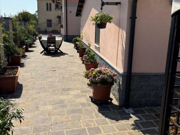 casa indipendente in vendita a Valera Fratta