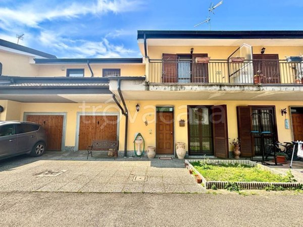 casa indipendente in vendita a Valera Fratta