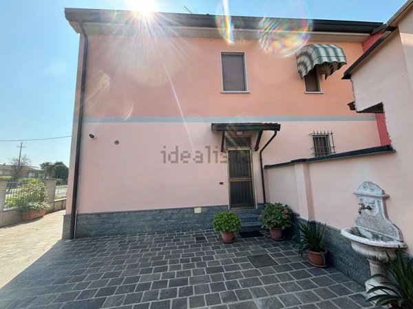 casa semindipendente in vendita a Valera Fratta