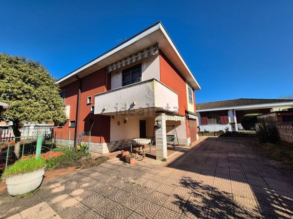 casa indipendente in vendita a Valera Fratta