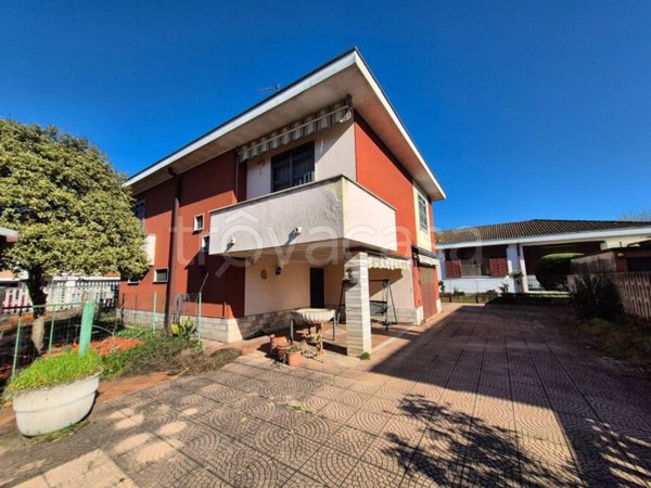 casa indipendente in vendita a Valera Fratta