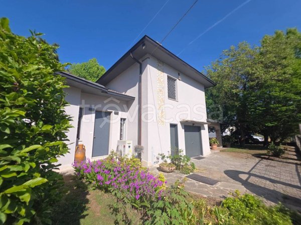 casa indipendente in vendita a Valera Fratta