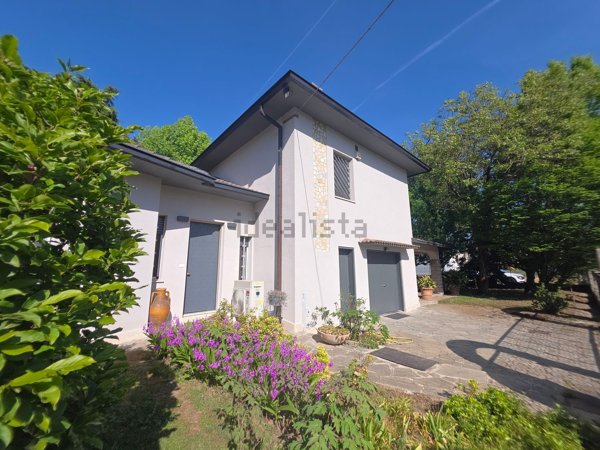 casa indipendente in vendita a Valera Fratta