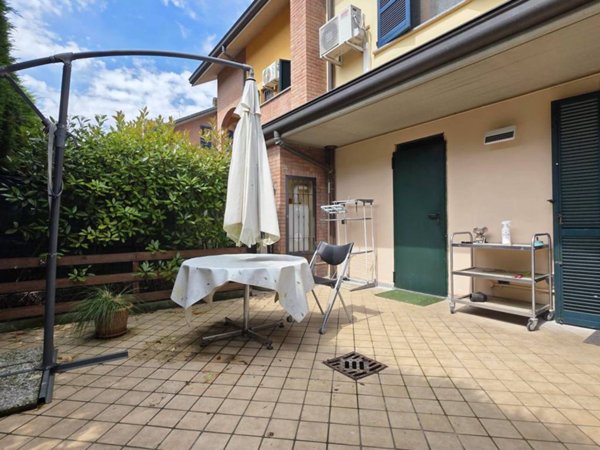 casa indipendente in vendita a Valera Fratta