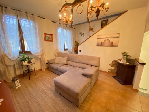 casa indipendente in vendita a Valera Fratta