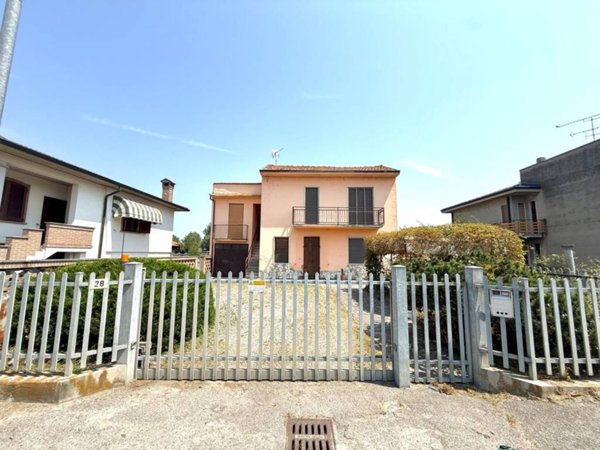 casa indipendente in vendita a Valera Fratta