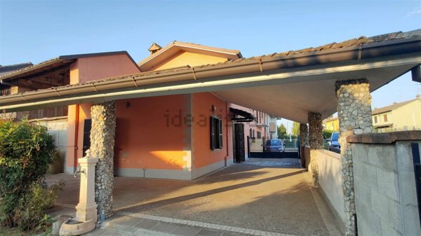 casa semindipendente in vendita a Villanova del Sillaro