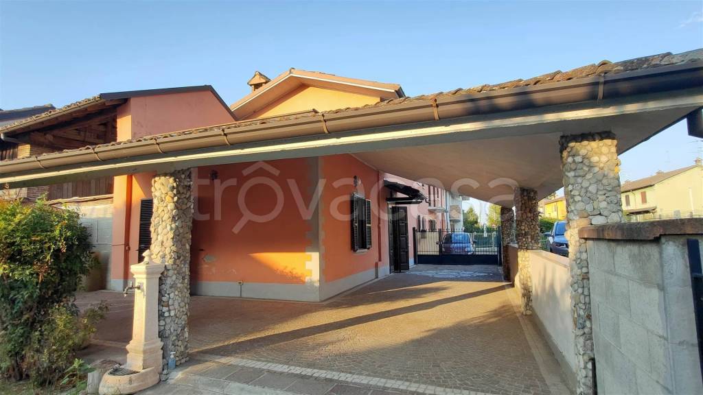 casa indipendente in vendita a Villanova del Sillaro