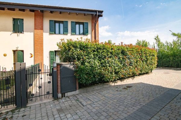 casa indipendente in vendita a Villanova del Sillaro