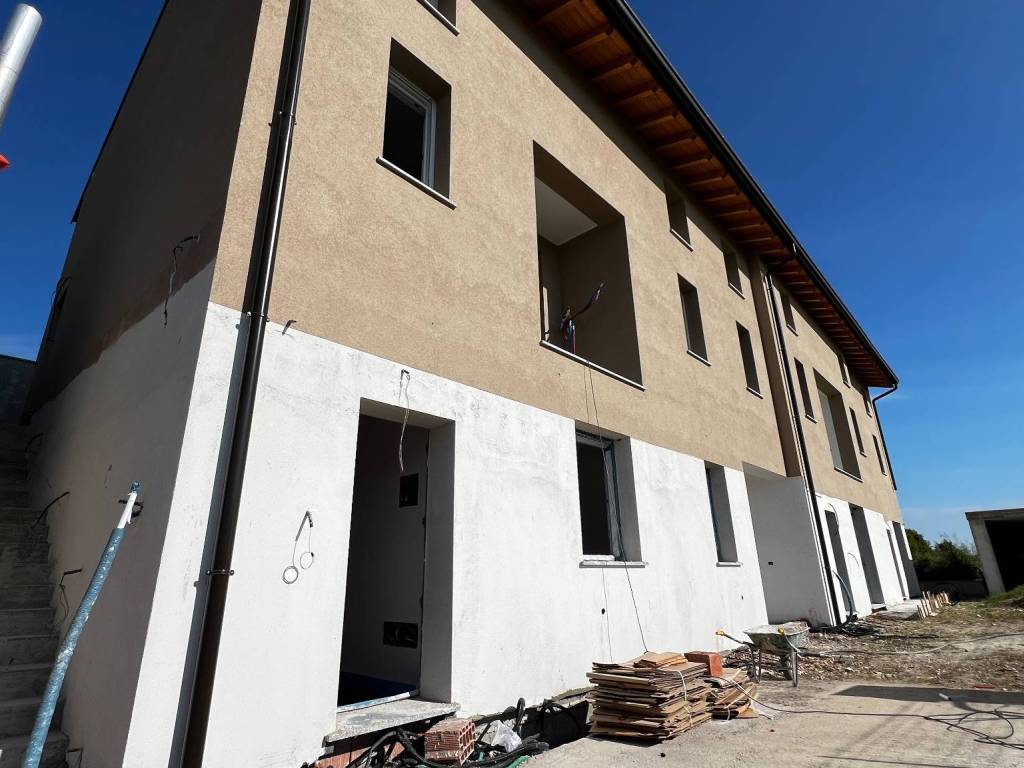 casa indipendente in vendita a Villanova del Sillaro