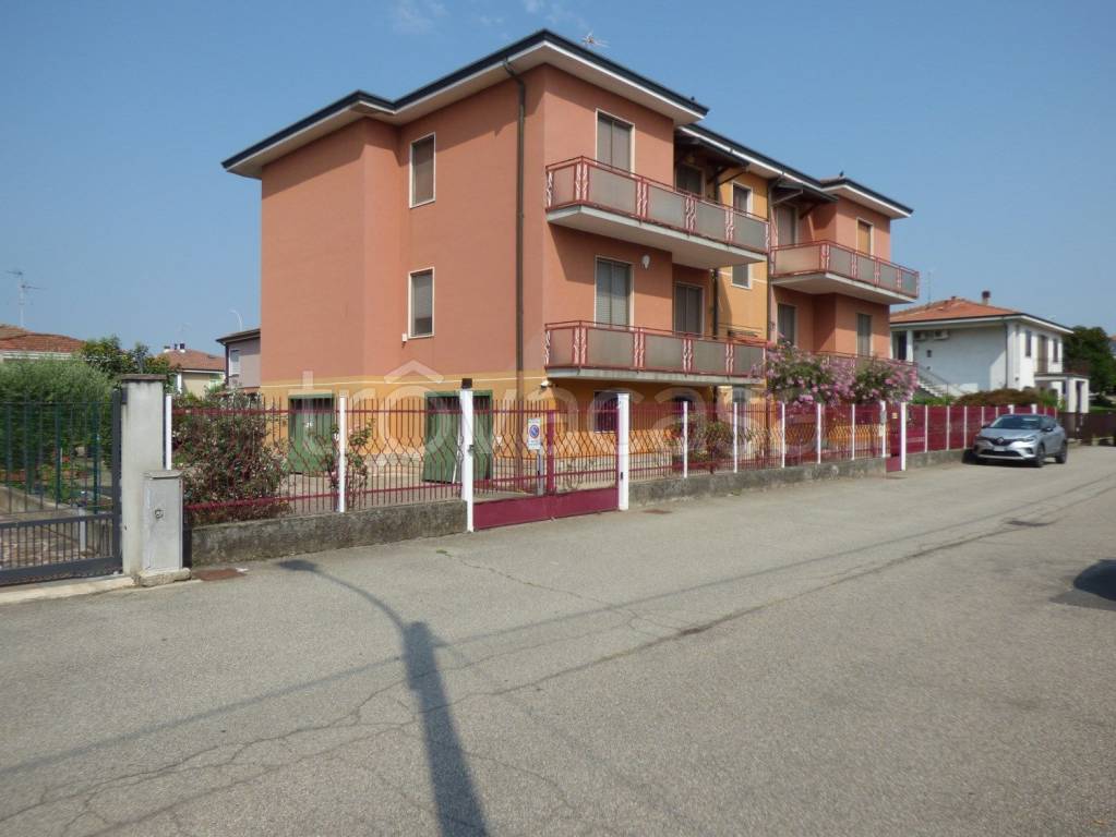 appartamento in vendita a Zelo Buon Persico