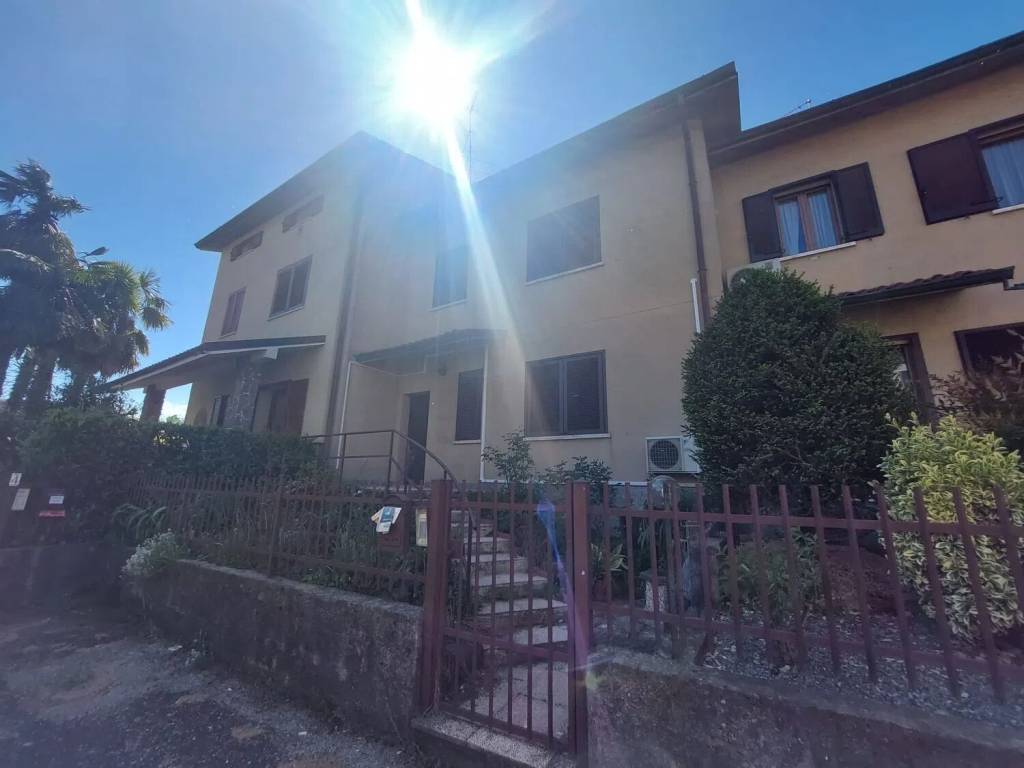 casa indipendente in vendita a Zelo Buon Persico