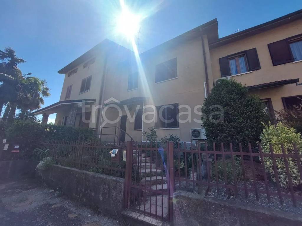 casa indipendente in vendita a Zelo Buon Persico