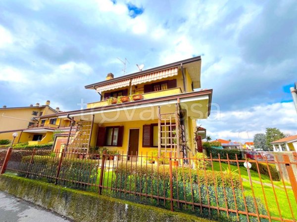 casa indipendente in vendita a Zelo Buon Persico