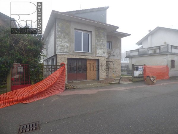 casa indipendente in vendita a Zelo Buon Persico
