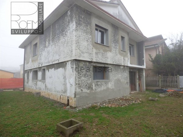 casa indipendente in vendita a Zelo Buon Persico