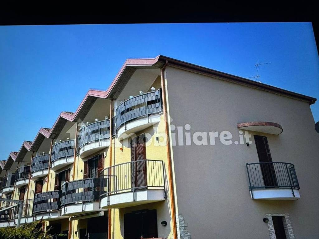 casa indipendente in vendita a Zelo Buon Persico