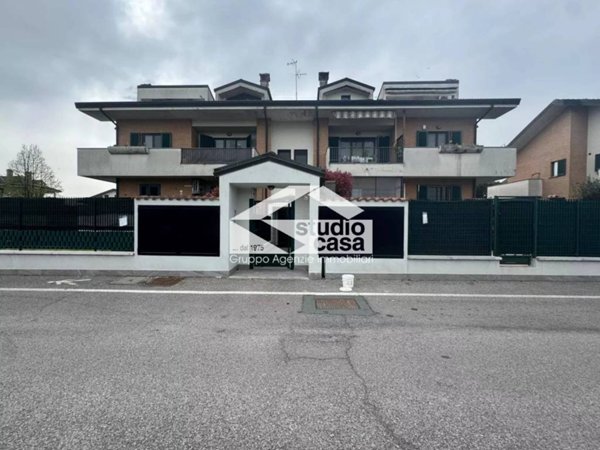 appartamento in vendita a Zelo Buon Persico in zona Mignete