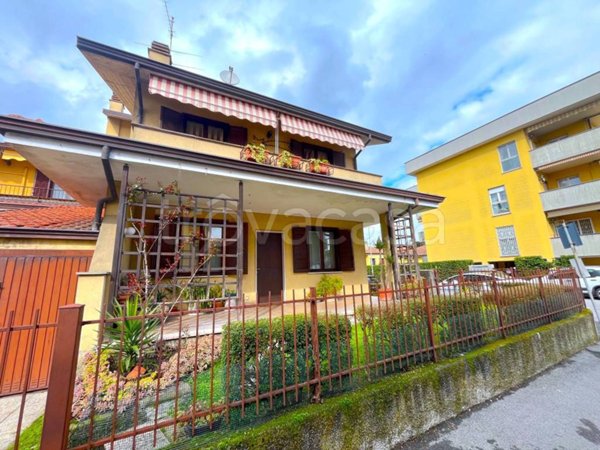 casa indipendente in vendita a Zelo Buon Persico