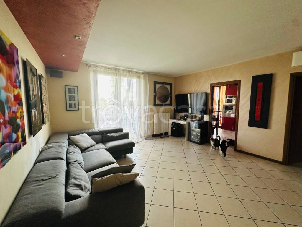 appartamento in vendita a Zelo Buon Persico