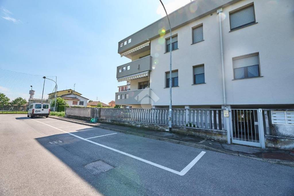 appartamento in vendita a Zelo Buon Persico