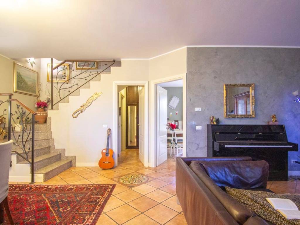 casa indipendente in vendita a Zelo Buon Persico