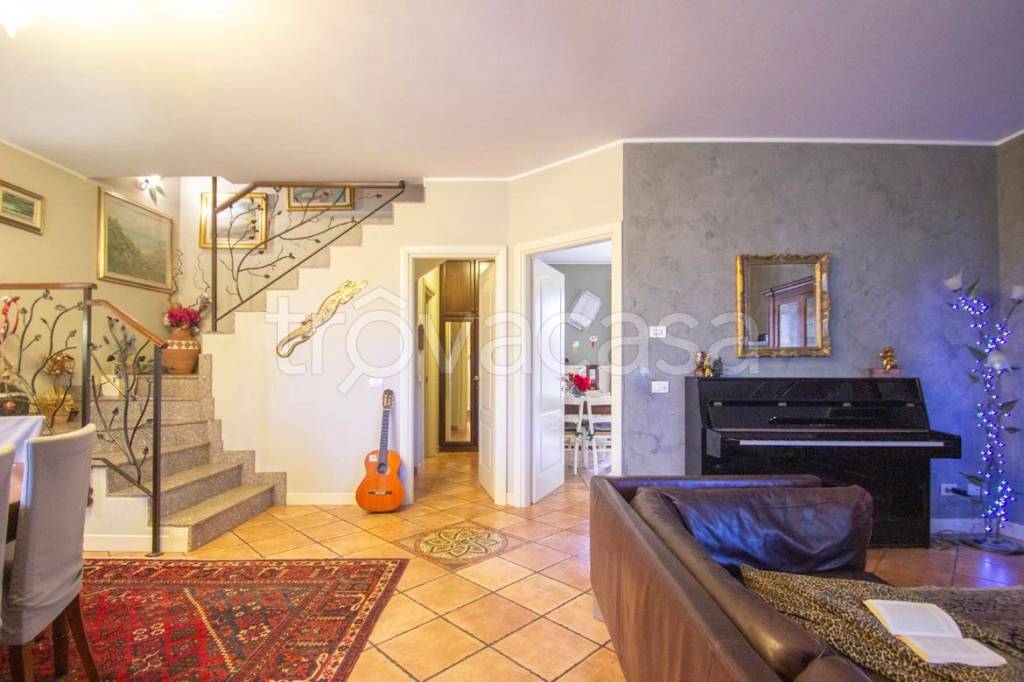 casa indipendente in vendita a Zelo Buon Persico