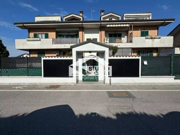 appartamento in vendita a Zelo Buon Persico in zona Mignete