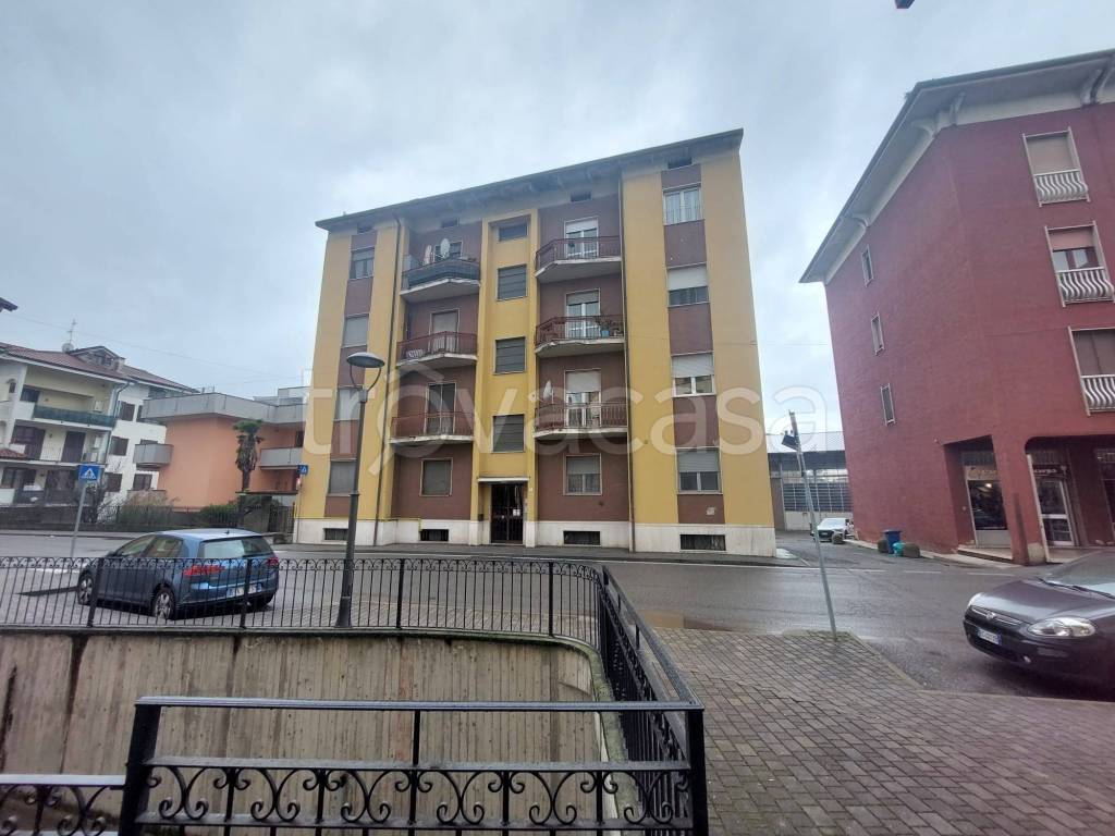 appartamento in vendita a Zelo Buon Persico
