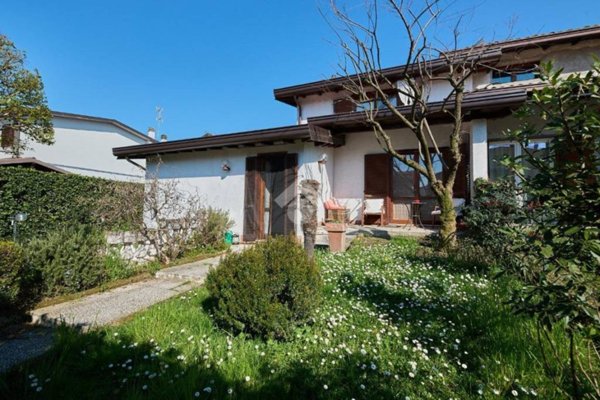 casa indipendente in vendita a Zelo Buon Persico