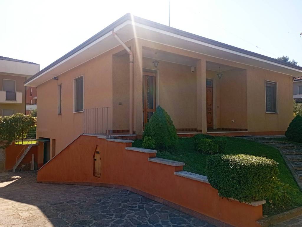 casa indipendente in vendita a Zelo Buon Persico