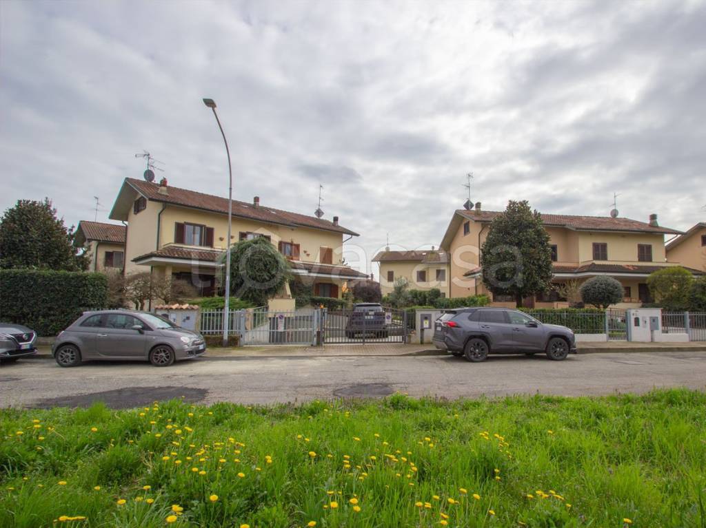 casa indipendente in vendita a Zelo Buon Persico