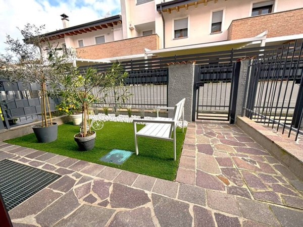 casa indipendente in vendita a Zelo Buon Persico