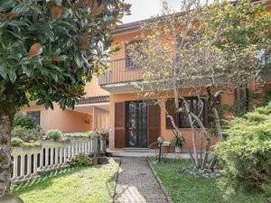 casa indipendente in vendita a Zelo Buon Persico