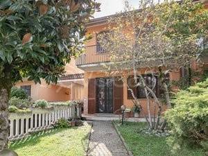 casa indipendente in vendita a Zelo Buon Persico
