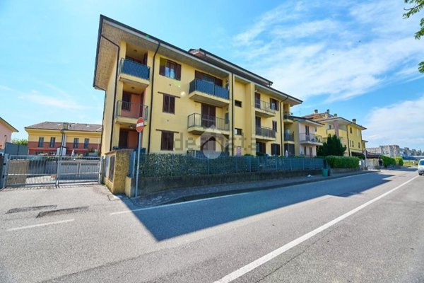 appartamento in vendita a Zelo Buon Persico