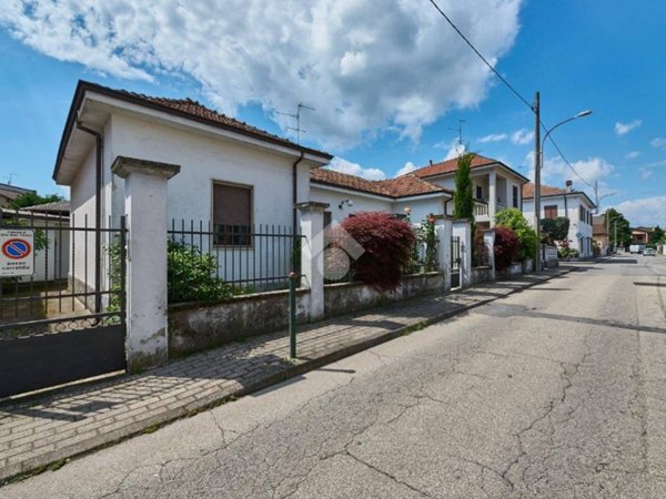 casa indipendente in vendita a Zelo Buon Persico
