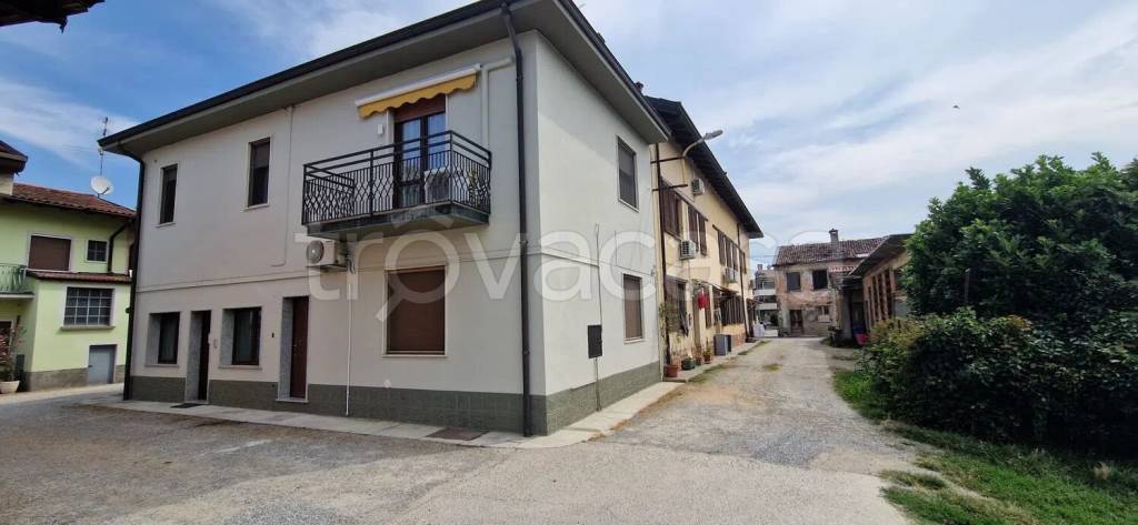 casa indipendente in vendita a Zelo Buon Persico in zona Mignete