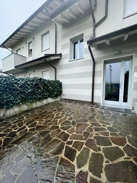 appartamento in vendita a Zelo Buon Persico