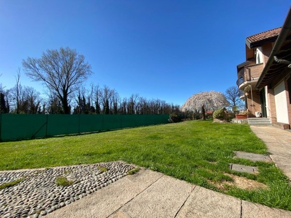 casa indipendente in vendita a Zelo Buon Persico