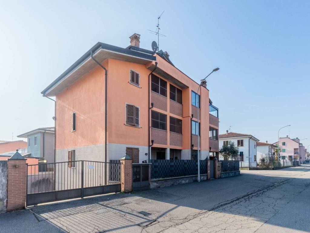 appartamento in vendita a Zelo Buon Persico