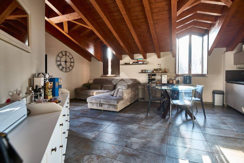 appartamento in vendita a Zelo Buon Persico