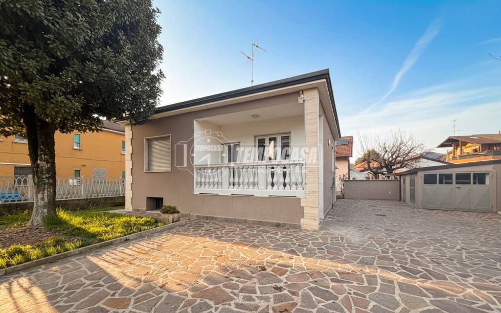 casa indipendente in vendita a Zelo Buon Persico