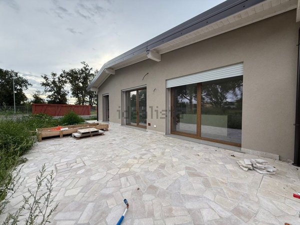 casa indipendente in vendita a Zelo Buon Persico