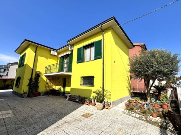 casa indipendente in vendita a Zelo Buon Persico