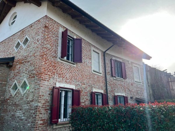 casa indipendente in vendita a Zelo Buon Persico in zona Muzzano