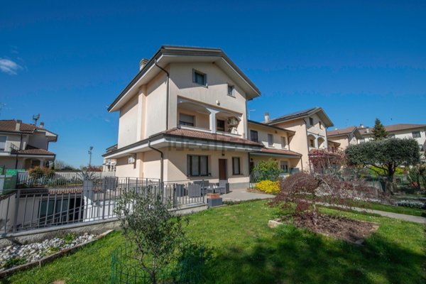 casa indipendente in vendita a Zelo Buon Persico