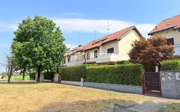 casa indipendente in vendita a Zelo Buon Persico