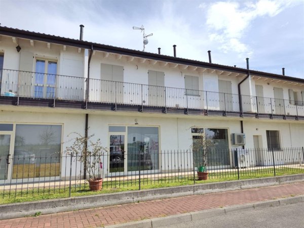 appartamento in vendita a Castelgerundo in zona Cavacurta