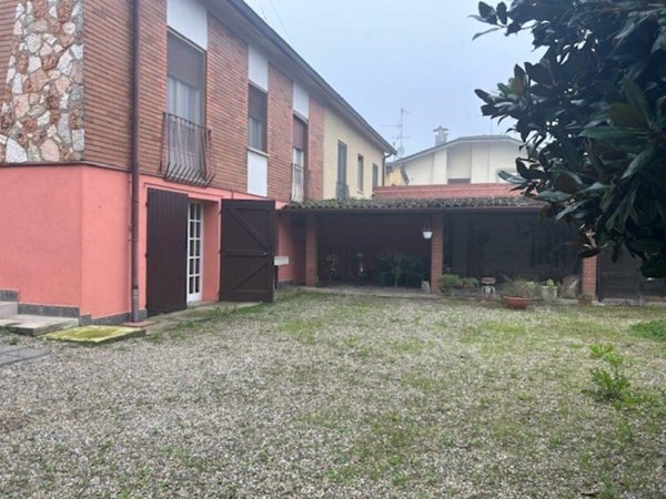 appartamento in vendita a Castelgerundo